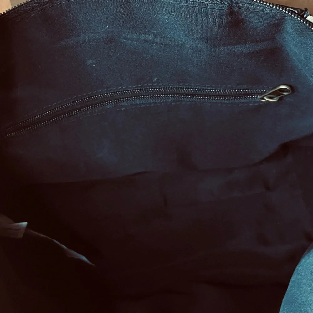 EUC Black / White Striped Loungefly Snow White Poisoned Apple Purse / Wallet - Picture 14 of 15